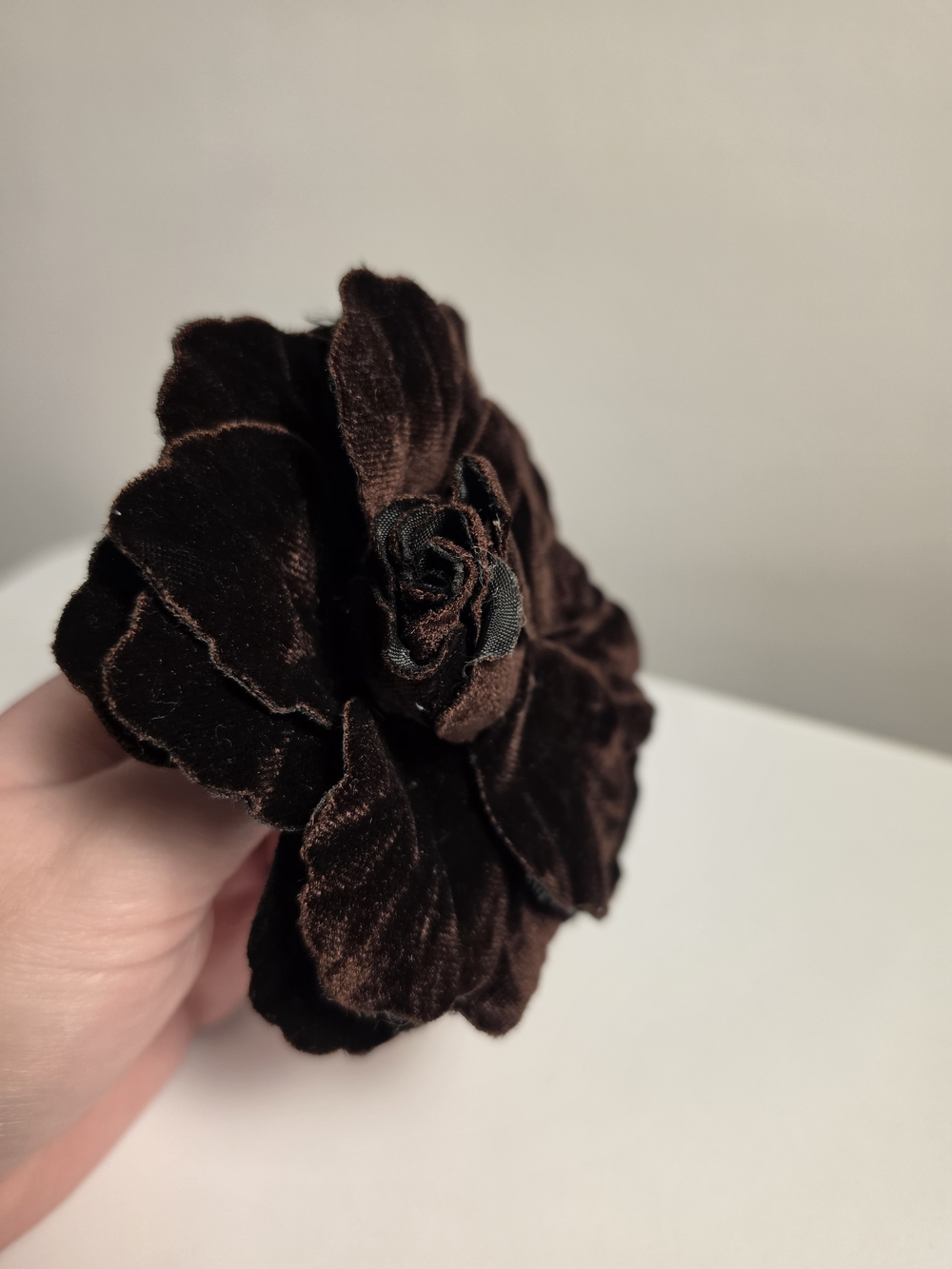 Vintage Brown Velvet Rose Brooch Pin - Picture 2 of 6